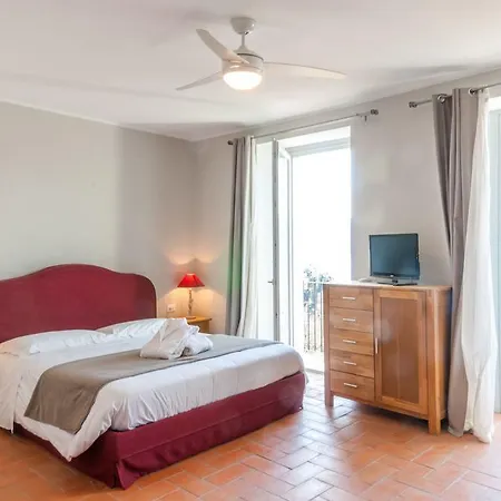 Pozzetto Otel Laveno-Mombello
